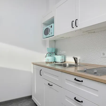 Apartament Seaside With Balcony In - Close To By Renters