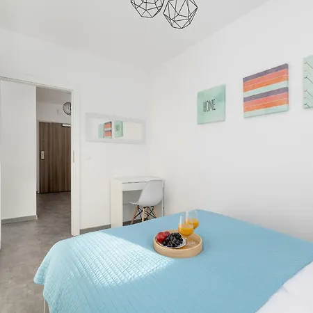 Seaside With Balcony In - Close To By Renters *