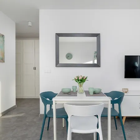 Apartament Seaside With Balcony In - Close To By Renters