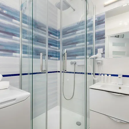 Apartamento Seaside With Balcony In - Close To By Renters *