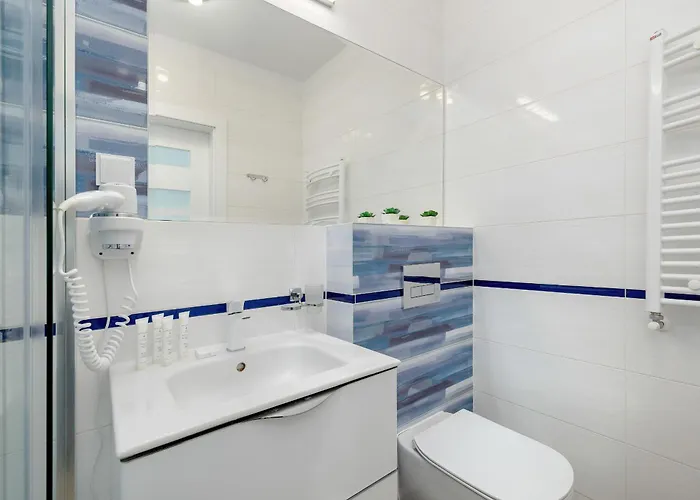 Seaside With Balcony In - Close To By Renters 公寓 波别罗沃