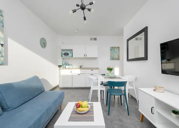 Seaside With Balcony In - Close To By Renters 公寓